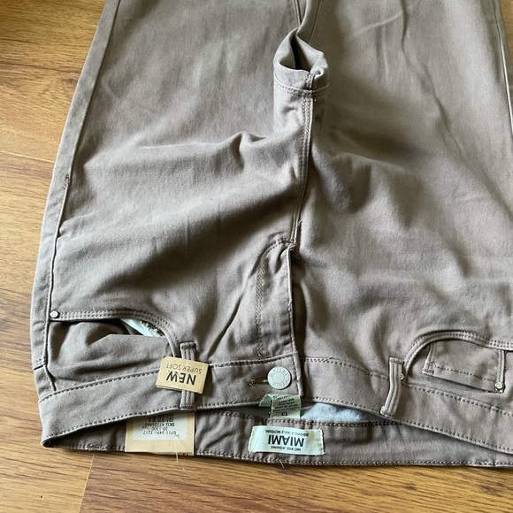 MIAMI  MID RISE JEGGINGS  TAN  SIZE 13 BRAND NEW NWT - Picture 2 of 8